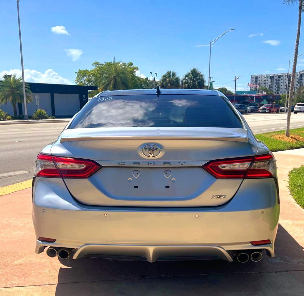 Toyota Camry XLE V6 2018