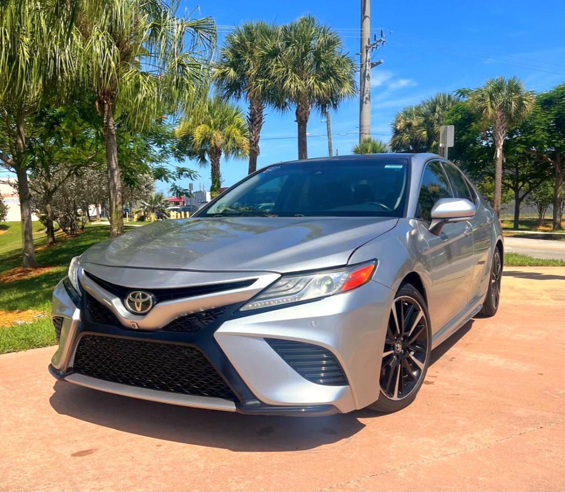 Toyota Camry XLE V6 2018