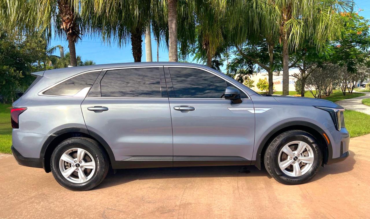 Kia Sorento LX 2WD 2024