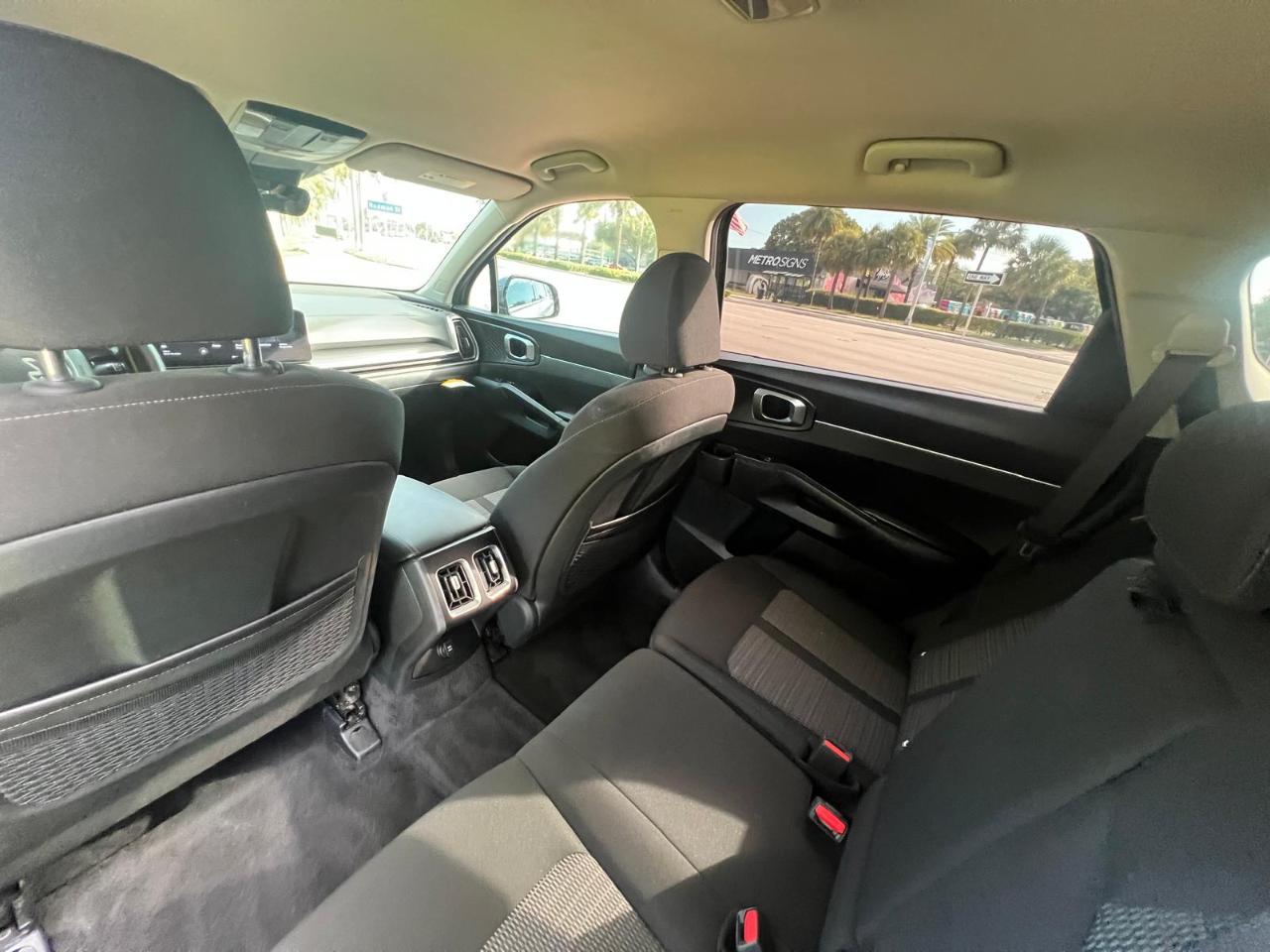 Kia Sorento LX 2WD 2024