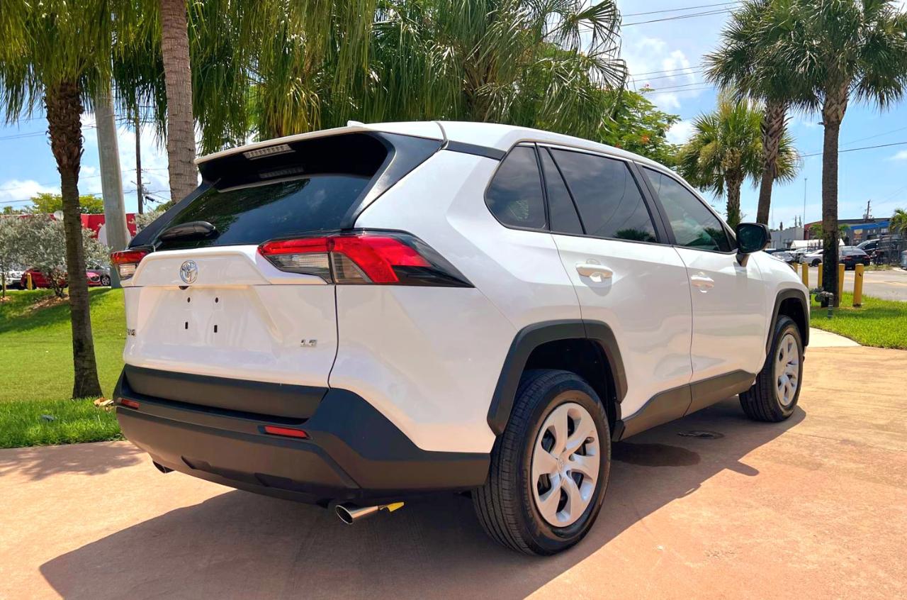 Toyota RAV4 LE 2025