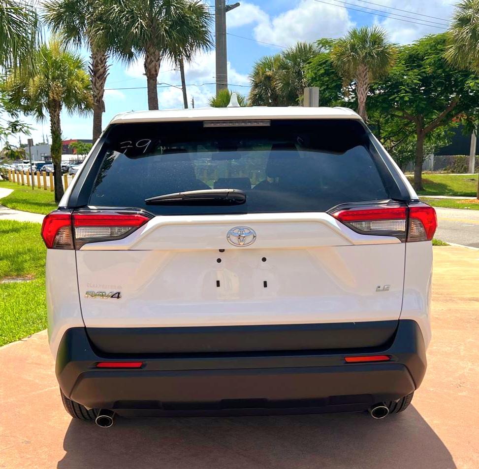 Toyota RAV4 LE 2025