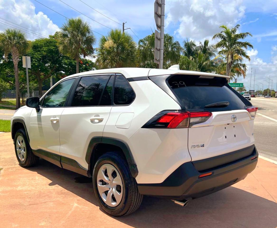 Toyota RAV4 LE 2025