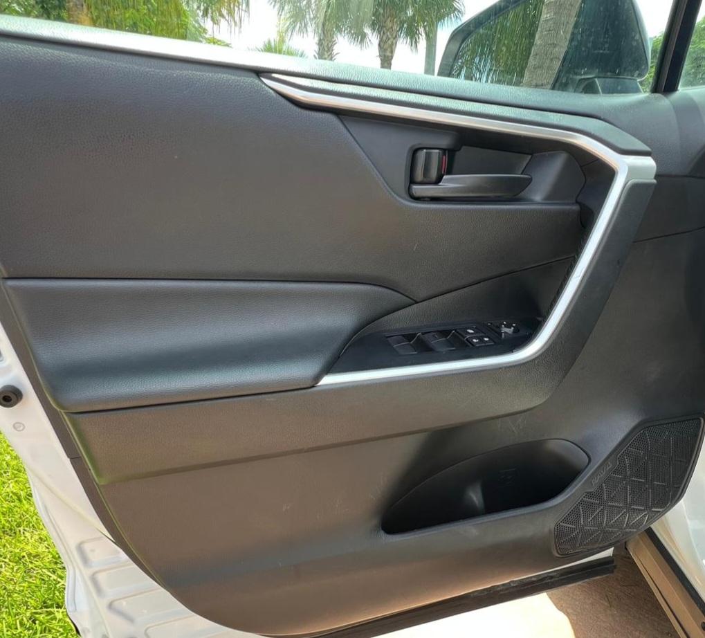 Toyota RAV4 LE 2025
