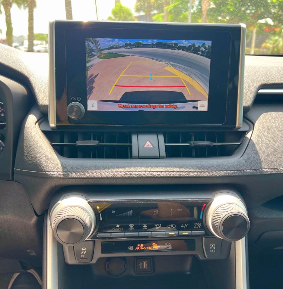 Toyota RAV4 LE 2025