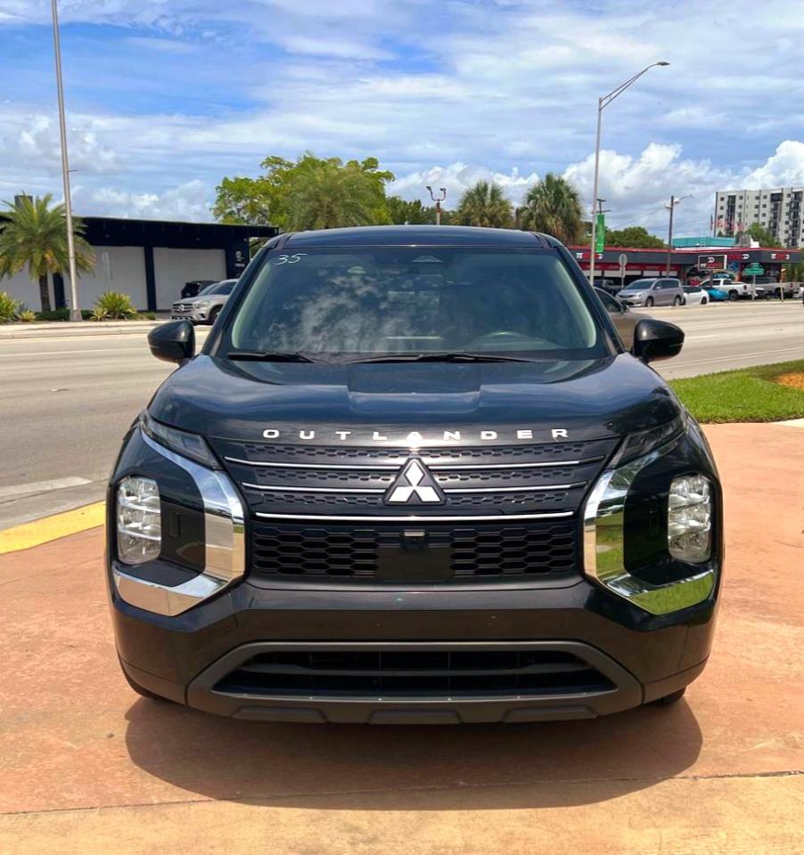 Mitsubishi Outlander ES AWD 2024