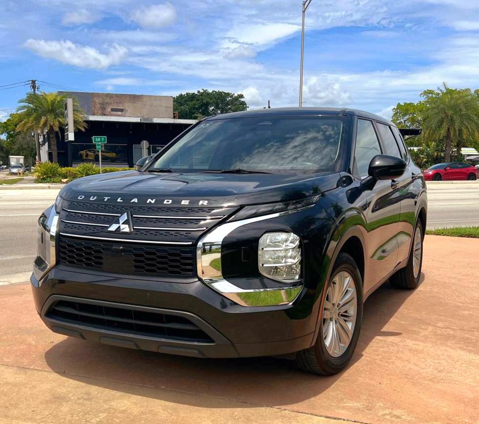Mitsubishi Outlander ES AWD 2024