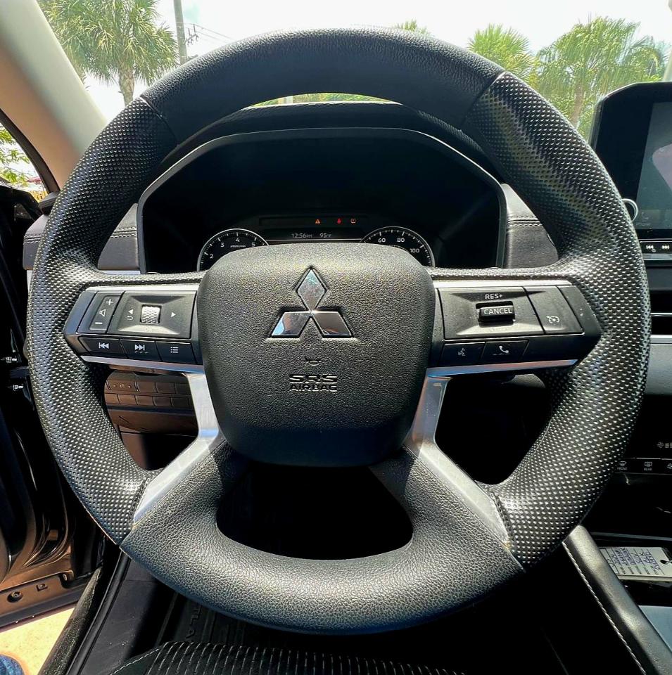 Mitsubishi Outlander ES AWD 2024
