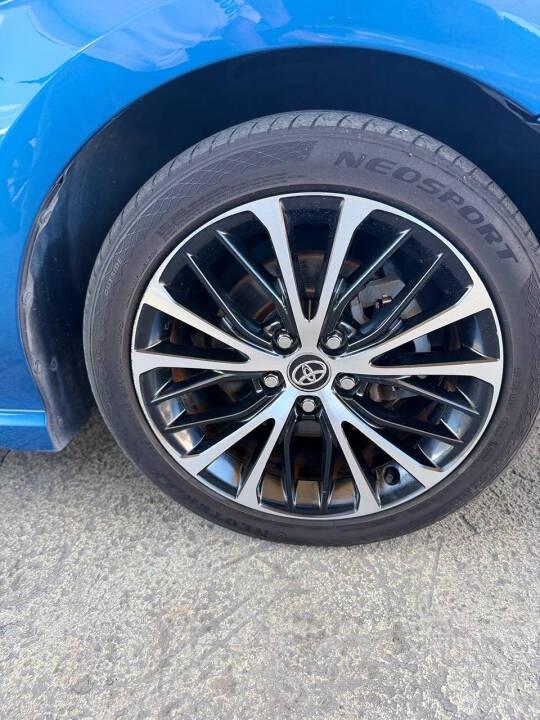 Toyota Camry SE 2020