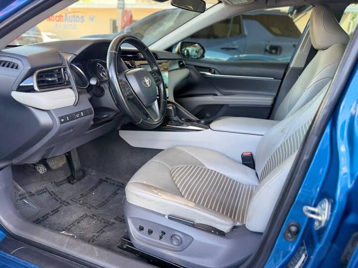Toyota Camry SE 2020