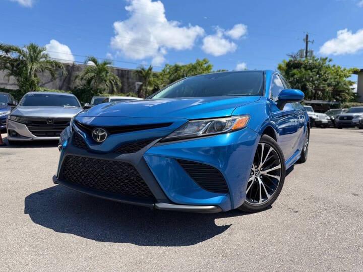 Toyota Camry SE 2020