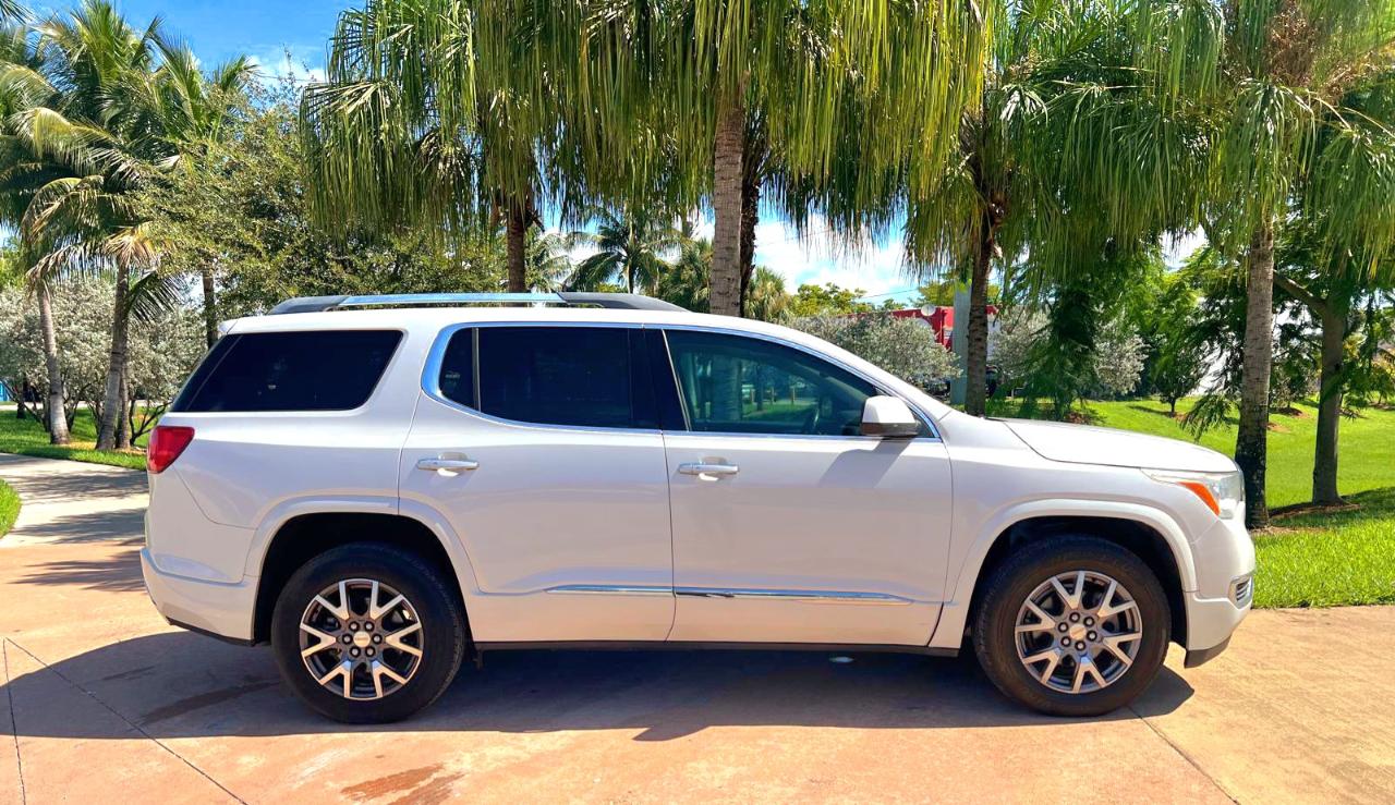 GMC Acadia Denali 2019