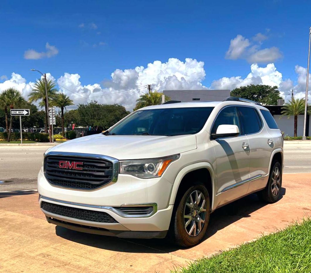 GMC Acadia Denali 2019