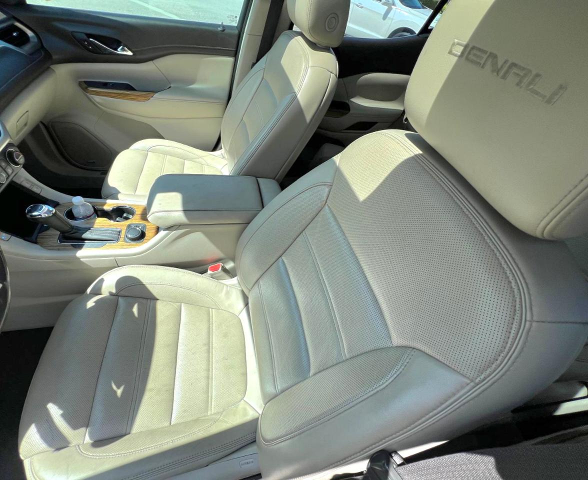 GMC Acadia Denali 2019