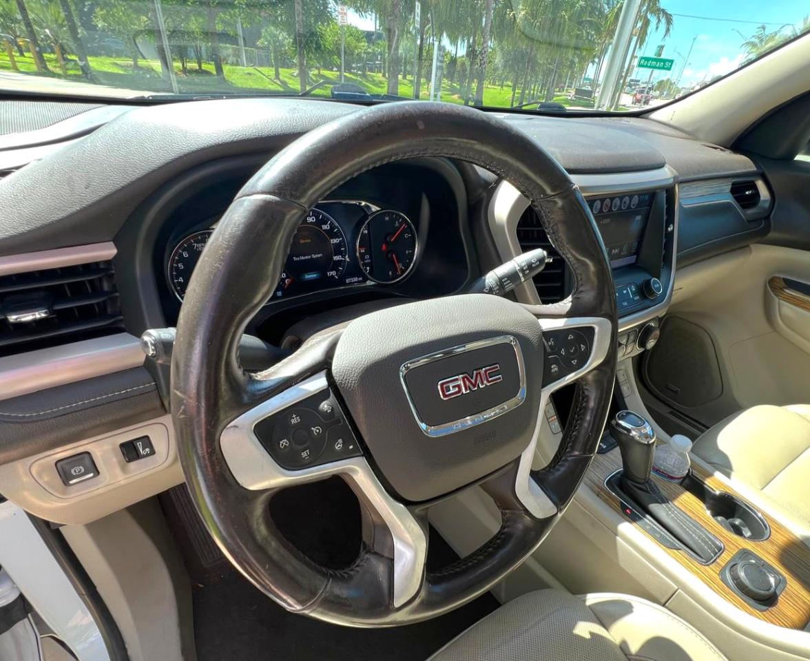 GMC Acadia Denali 2019