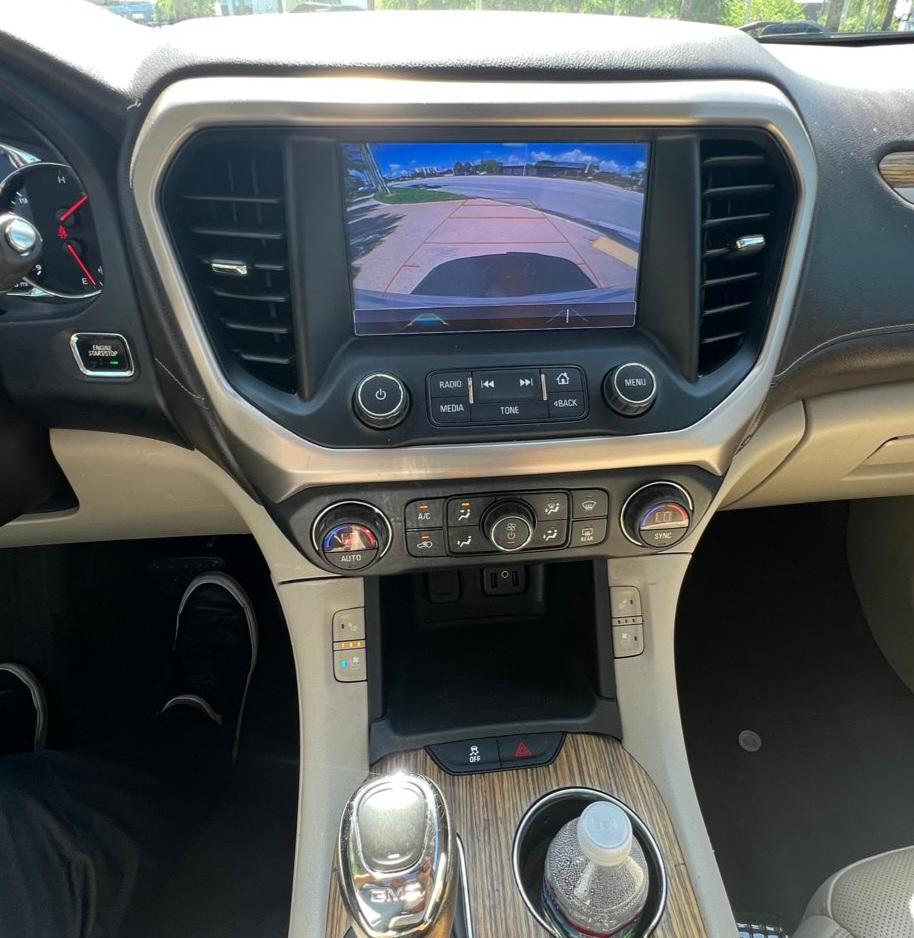 GMC Acadia Denali 2019
