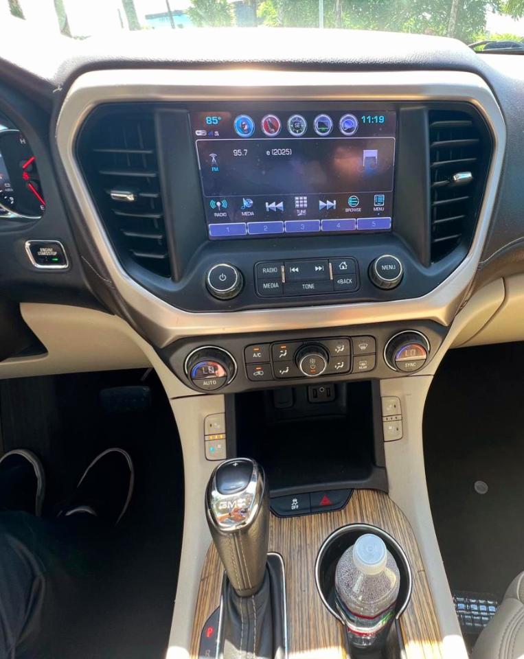 GMC Acadia Denali 2019