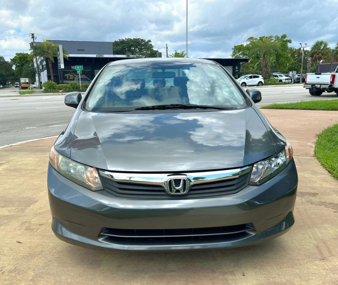 Honda Civic LX Sedan 5-Speed MT 2012