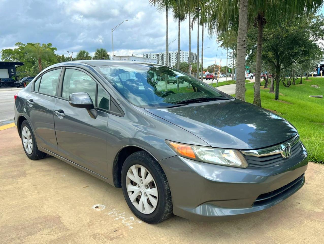Honda Civic LX Sedan 5-Speed MT 2012