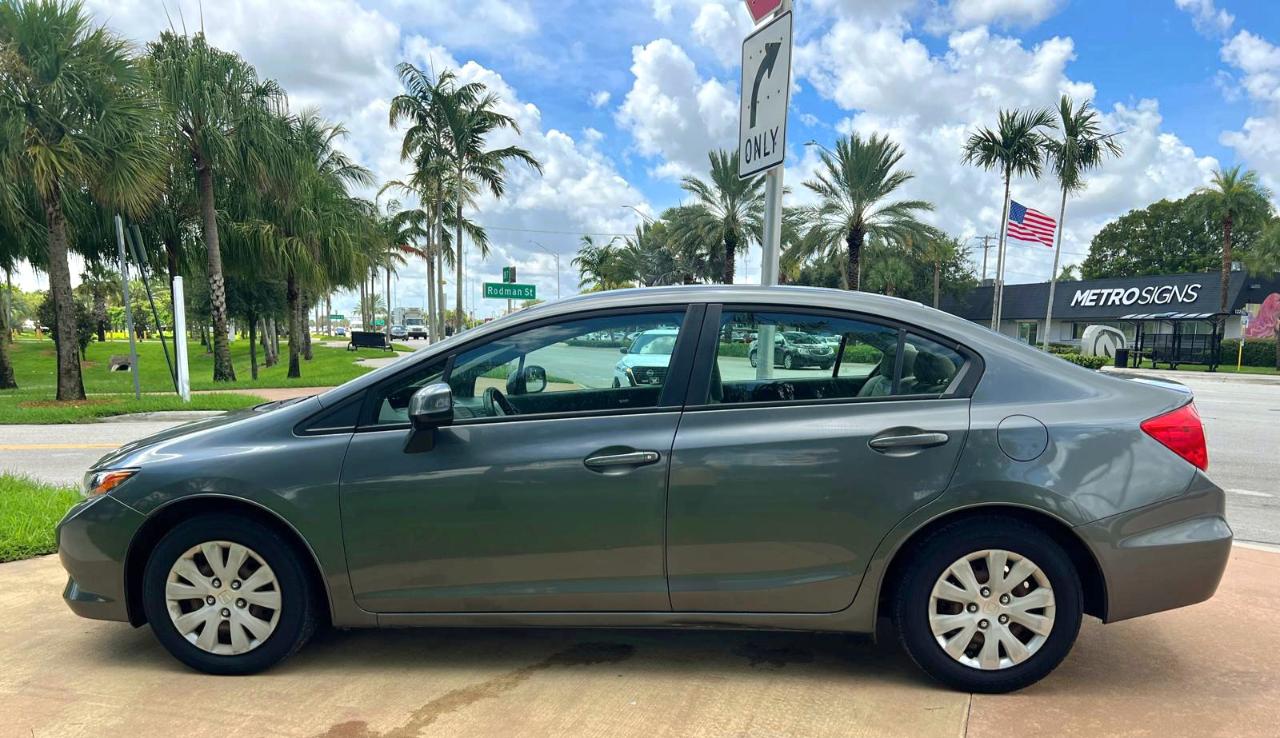 Honda Civic LX Sedan 5-Speed MT 2012