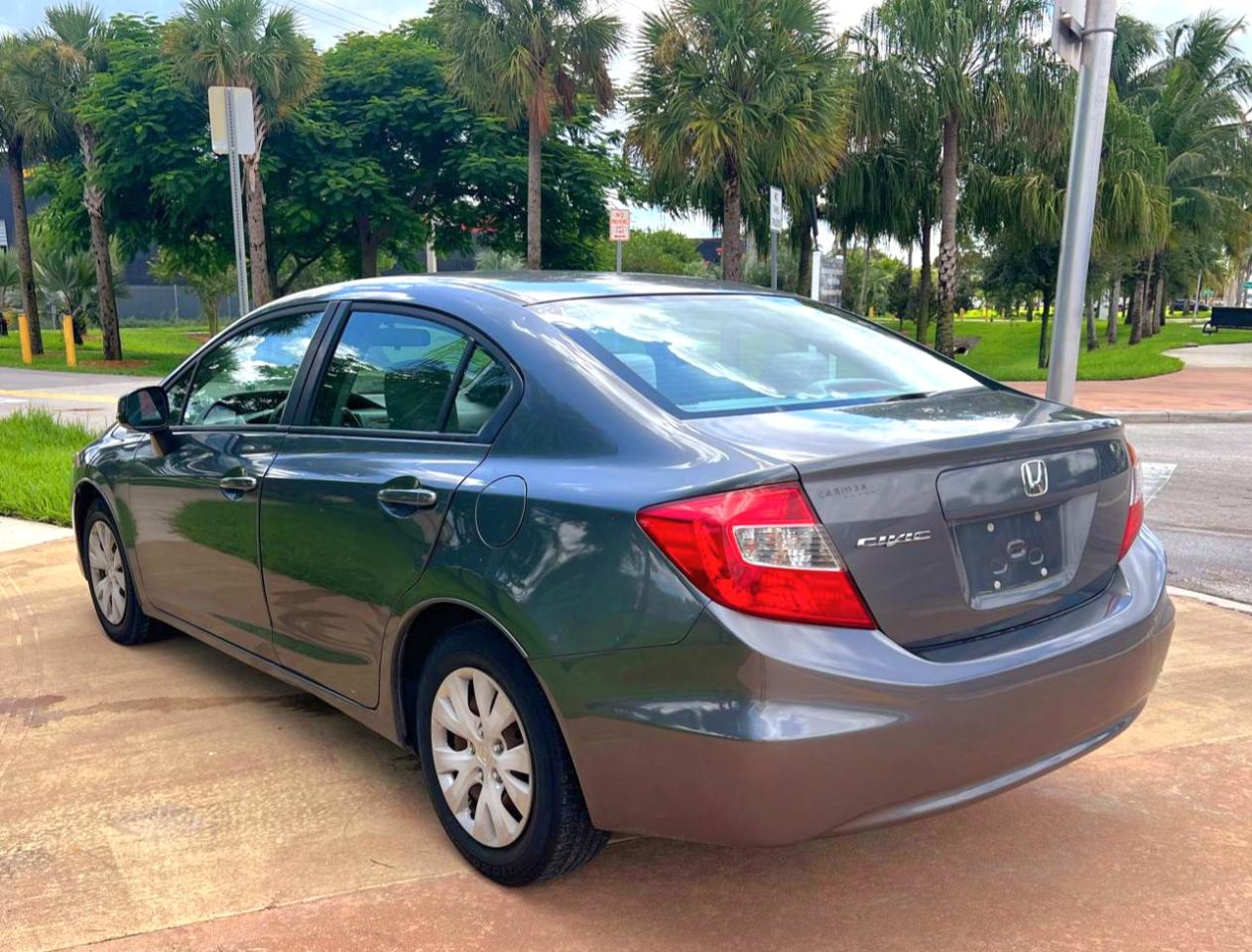 Honda Civic LX Sedan 5-Speed MT 2012