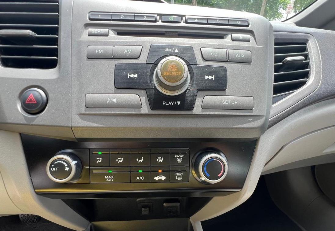 Honda Civic LX Sedan 5-Speed MT 2012