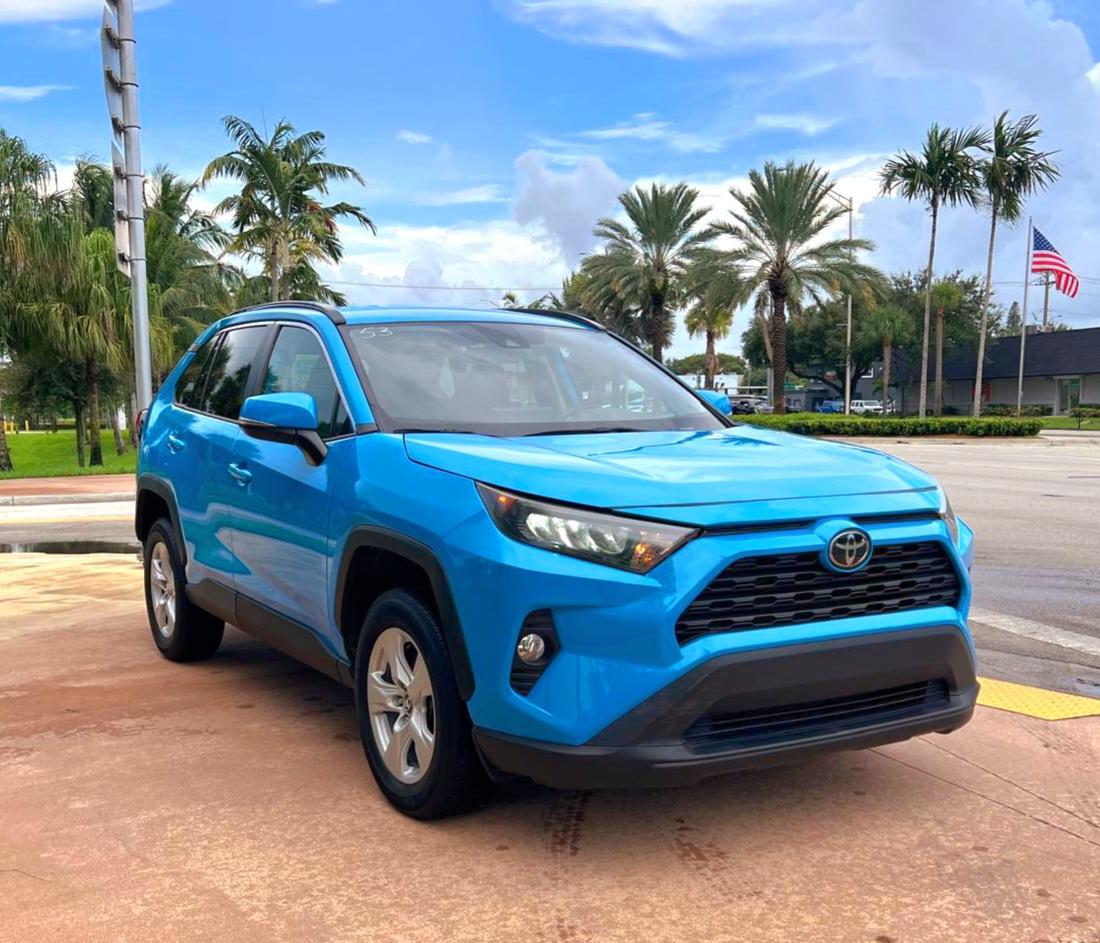 Toyota RAV4 XLE AWD 2021