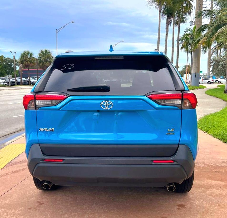 Toyota RAV4 XLE AWD 2021
