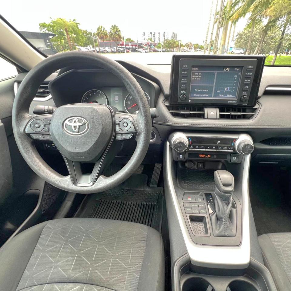 Toyota RAV4 XLE AWD 2021