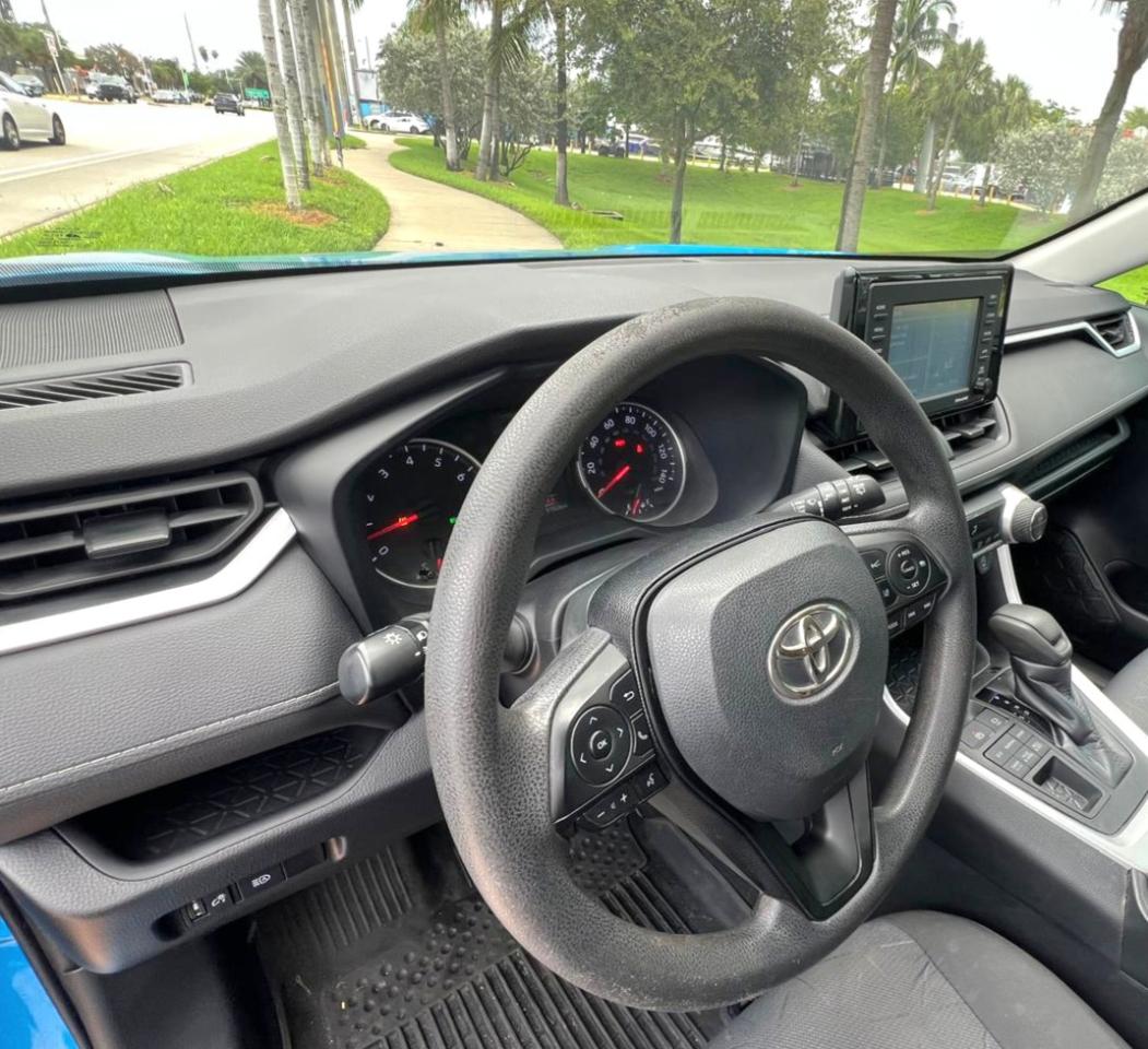 Toyota RAV4 XLE AWD 2021