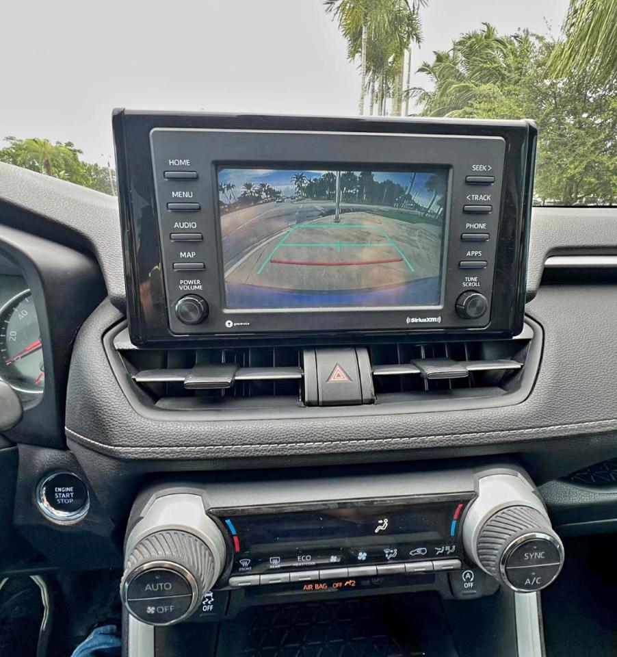 Toyota RAV4 XLE AWD 2021