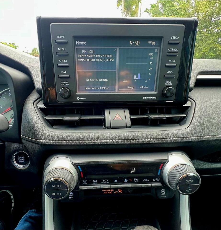 Toyota RAV4 XLE AWD 2021