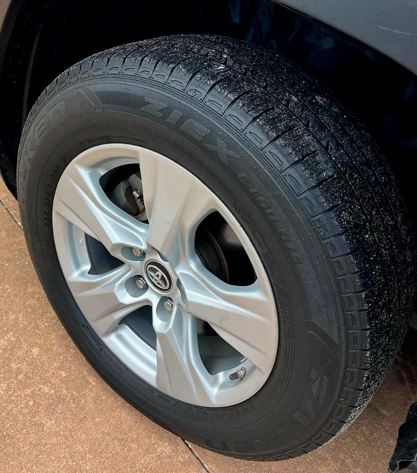 Toyota RAV4 XLE AWD 2021