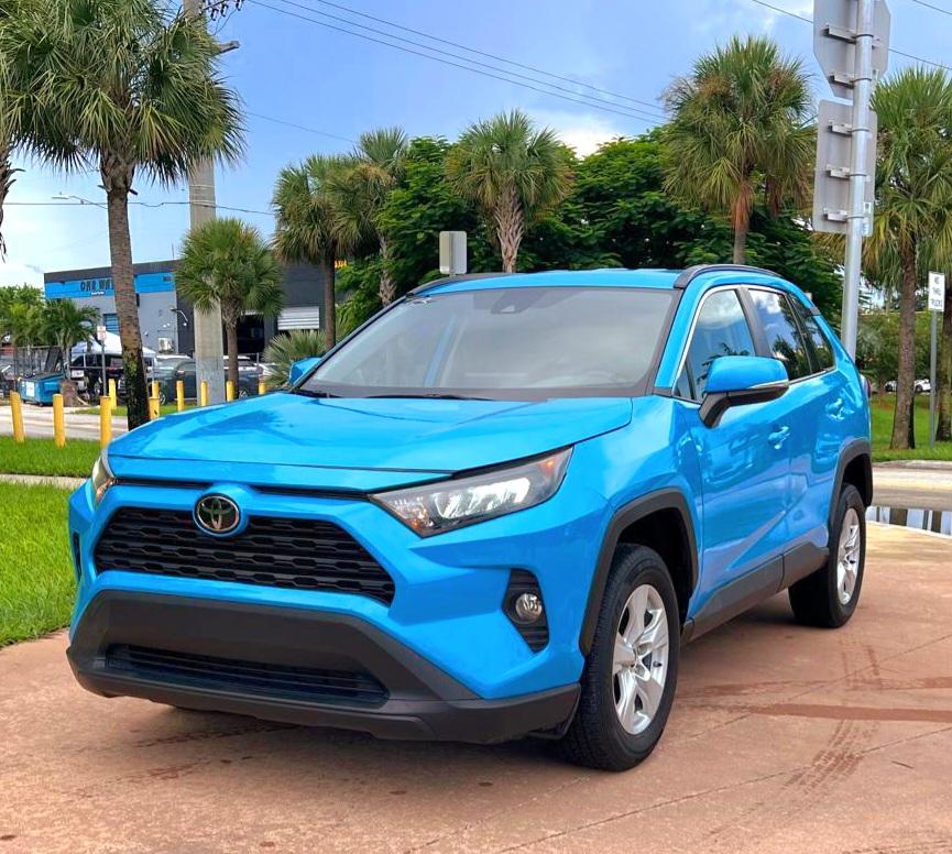 Toyota RAV4 XLE AWD 2021