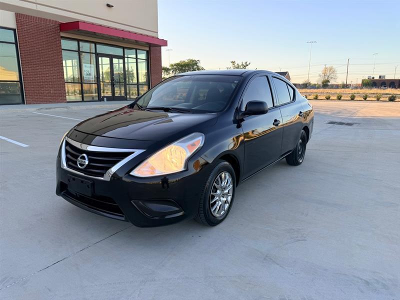 Nissan Versa 1.6 S 5M 2015