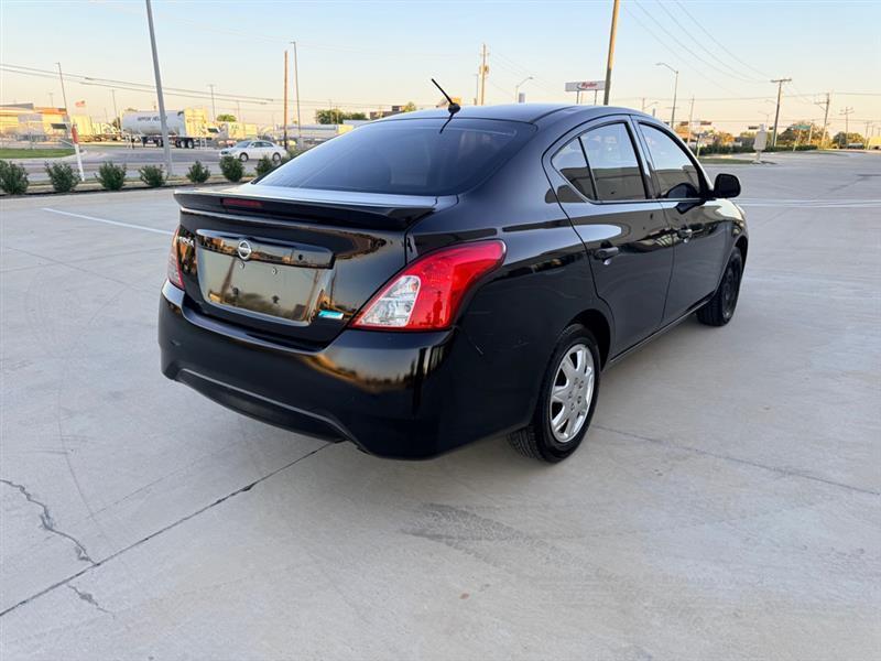 Nissan Versa 1.6 S 5M 2015