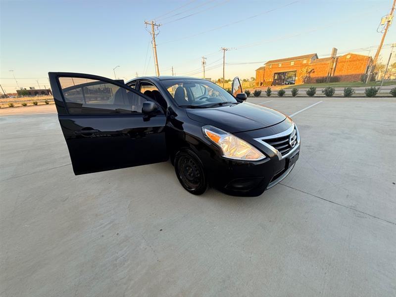 Nissan Versa 1.6 S 5M 2015