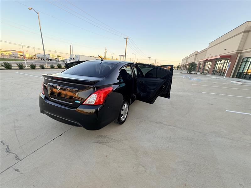 Nissan Versa 1.6 S 5M 2015
