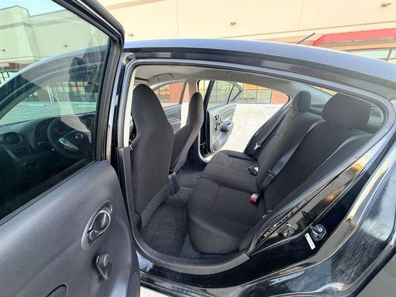 Nissan Versa 1.6 S 5M 2015
