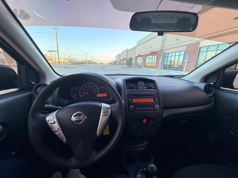 Nissan Versa 1.6 S 5M 2015