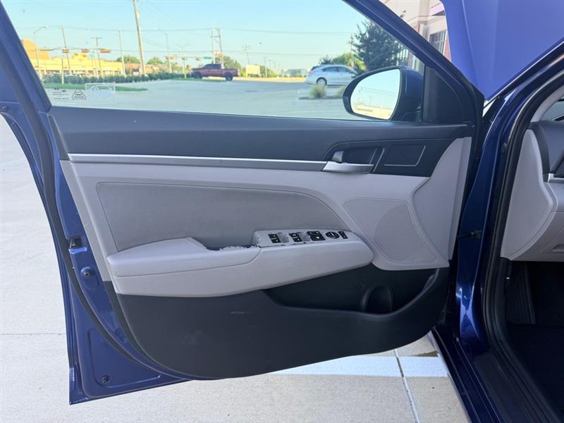 Hyundai Elantra Limited 2020