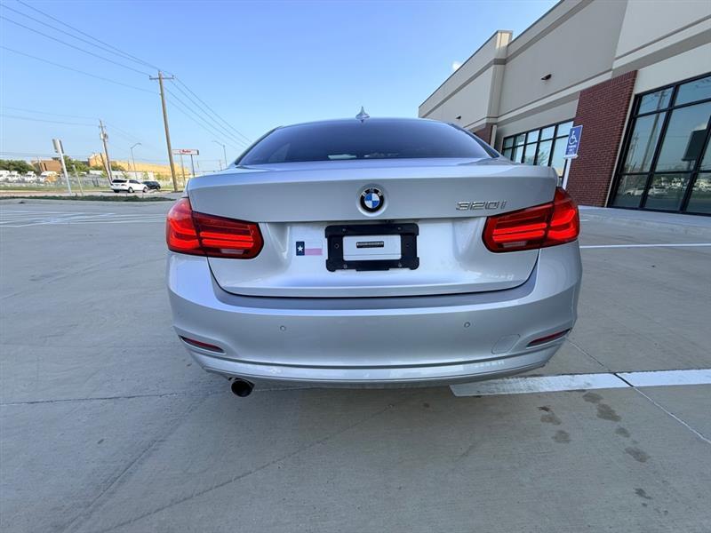 BMW 3-Series 320i Sedan 2016