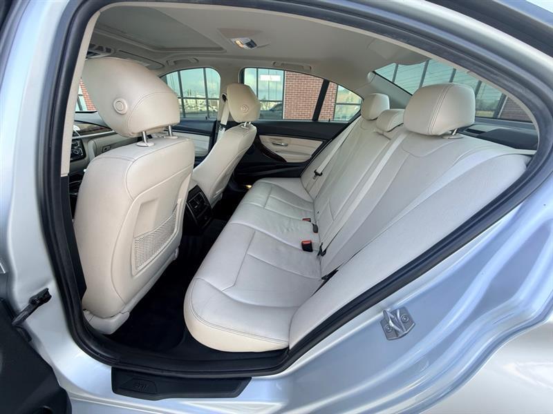 BMW 3-Series 320i Sedan 2016