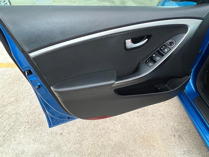 Hyundai Elantra GT A/T 2017
