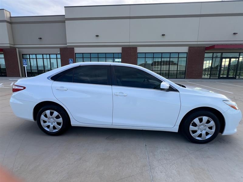 Toyota Camry LE 2017