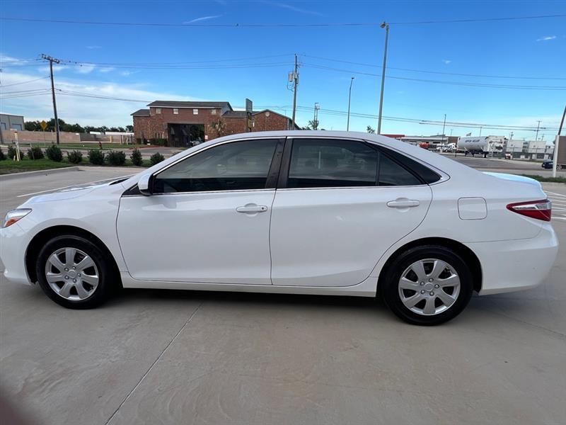Toyota Camry LE 2017