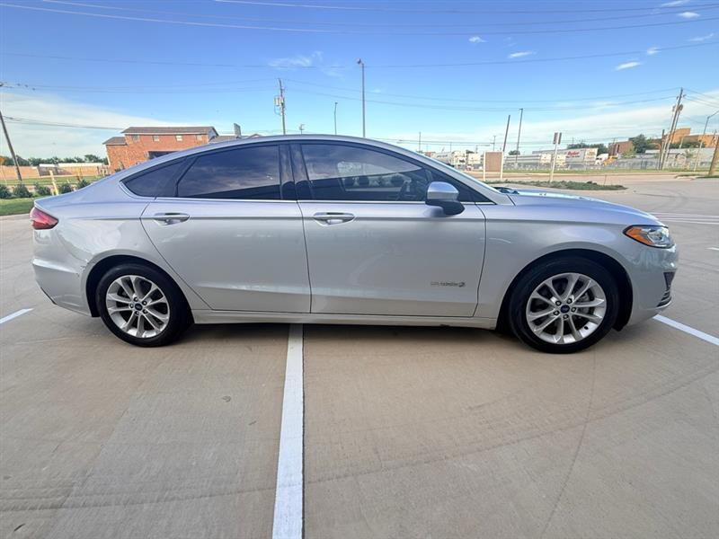 Ford Fusion Hybrid SE 2019