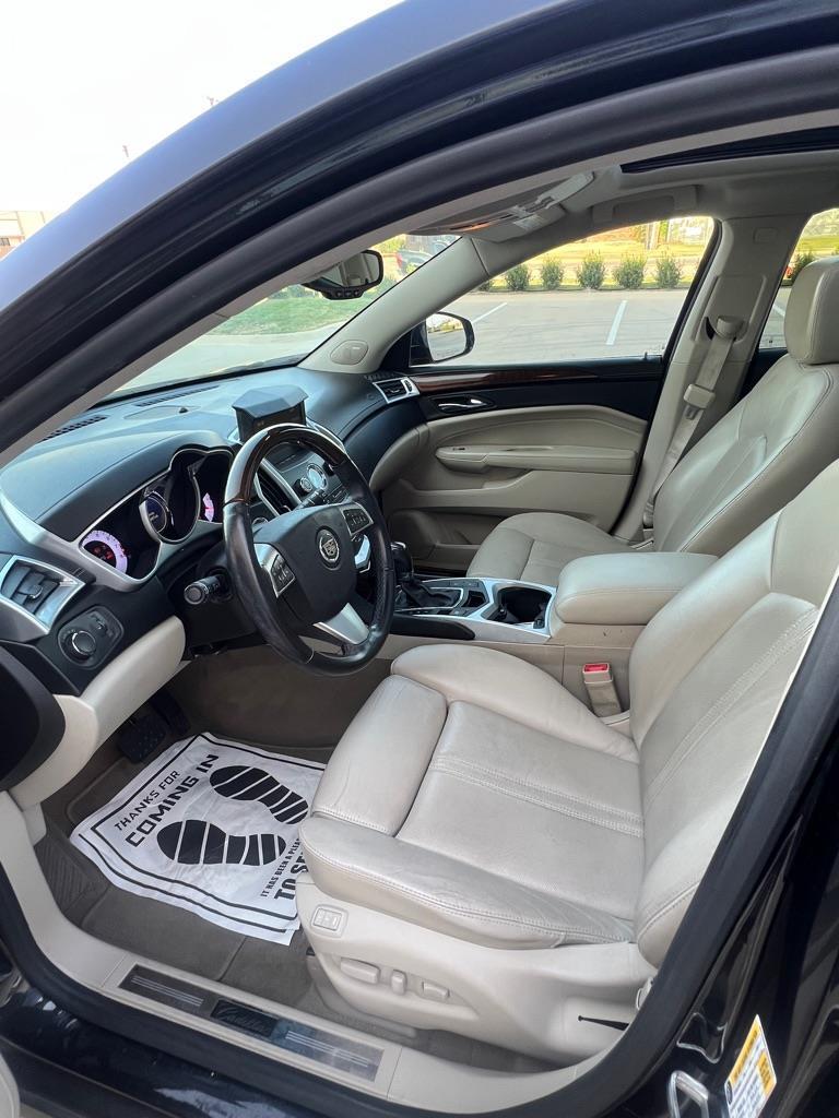 Cadillac SRX Luxury Collection 2011