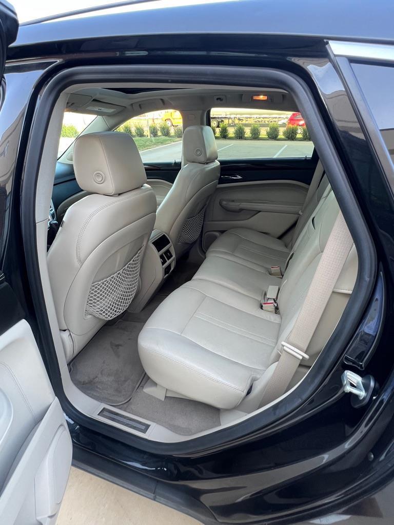 Cadillac SRX Luxury Collection 2011