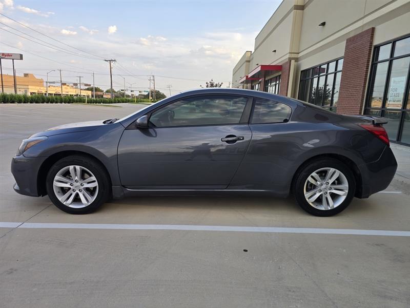 Nissan Altima 2.5 S CVT Coupe 2012